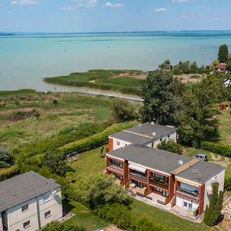 Balatonic Apartman Zamárdi Eksteriør billede